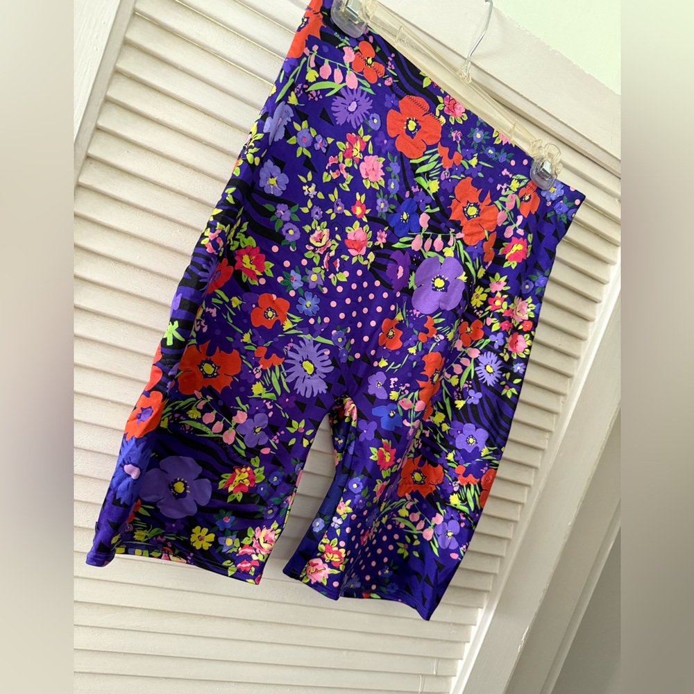 YITTY floral bike shorts, women’s size XL